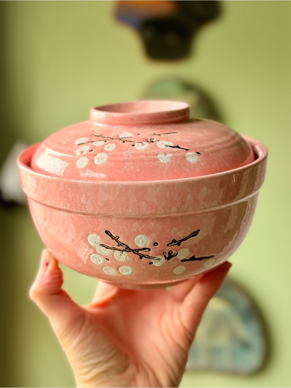Traditional Oriental Pink Cherry Blossom Rice Bowl with Cover - Picture 4 of 10